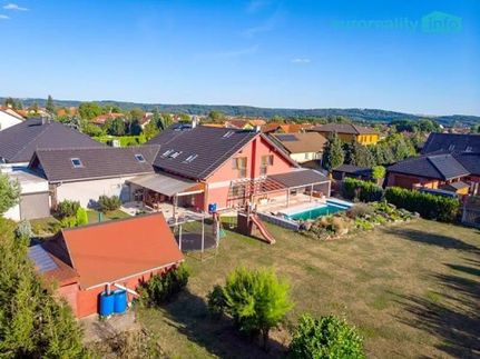 Prodej domu 270 m², pozemek 2175 m²