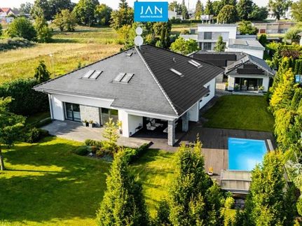 Prodej domu 385 m², pozemek 1560 m²