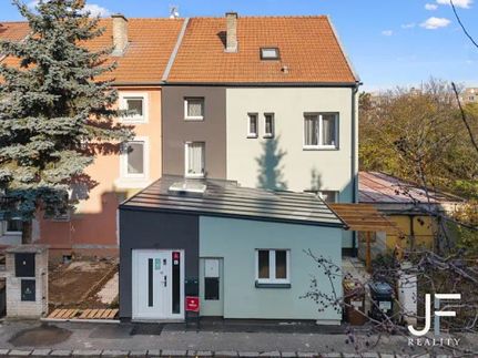 Prodej domu 250 m², pozemek 176 m²