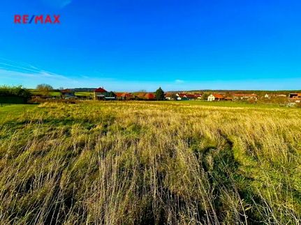 Prodej stavebního pozemku 5742 m²