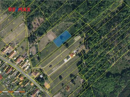 Prodej stavebního pozemku 1738 m²