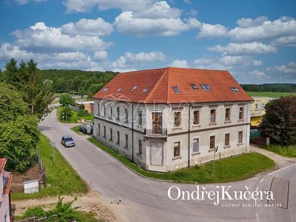 Prodej domu 800 m², pozemek 1018 m²