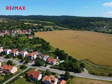 Prodej stavebního pozemku 4453 m²
