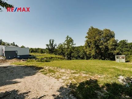 Prodej stavebního pozemku 1093 m²