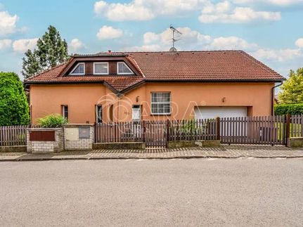 Prodej domu 290 m², pozemek 593 m²