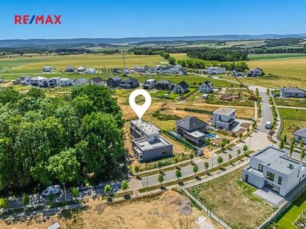 Prodej domu 378 m², pozemek 1049 m²