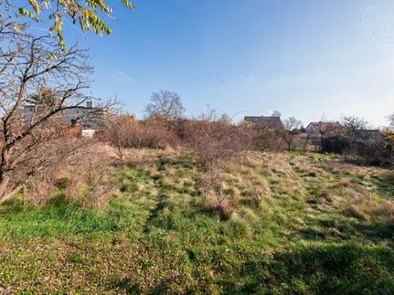 Prodej stavebního pozemku 2359 m²