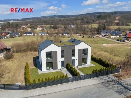 Prodej stavebního pozemku 2413 m²
