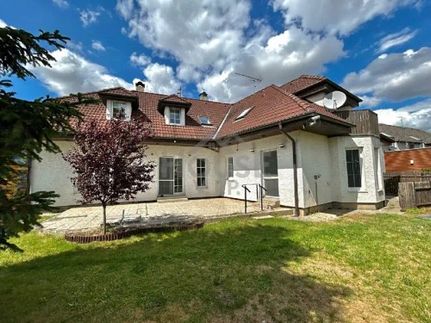 Prodej vily 310 m², pozemek 856 m²