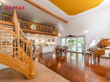 Prodej domu 786 m², pozemek 7338 m²