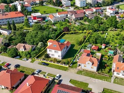 Prodej vily 405 m², pozemek 1796 m²