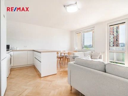 Prodej bytu 4+kk 77 m²