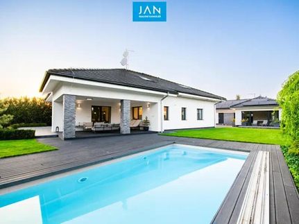 Prodej domu 385 m², pozemek 1560 m²