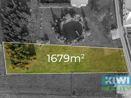 Prodej stavebního pozemku 1679 m²