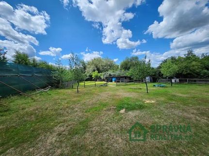 Prodej stavebního pozemku 1840 m²