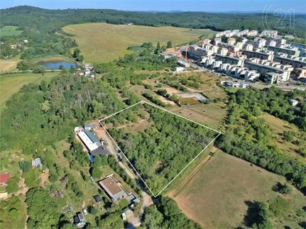 Prodej stavebního pozemku 5882 m²