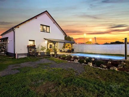 Prodej domu 221 m², pozemek 1252 m²