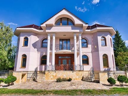 Prodej vily 578 m², pozemek 886 m²
