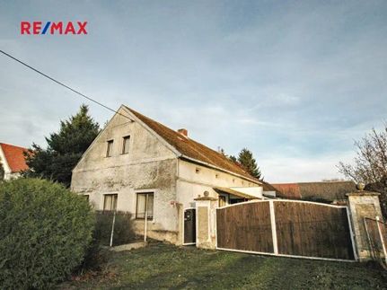 Prodej domu 737 m², pozemek 7472 m²
