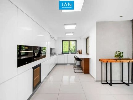 Prodej domu 385 m², pozemek 1560 m²