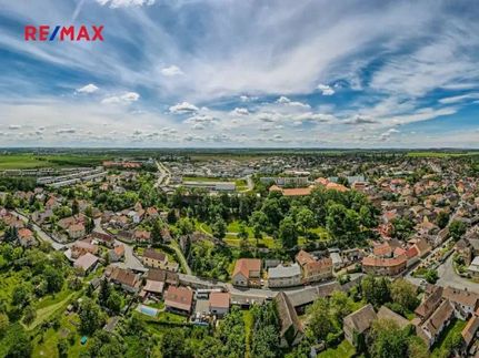 Prodej stavebního pozemku 9806 m²