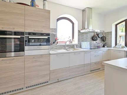 Prodej domu 360 m², pozemek 1000 m²