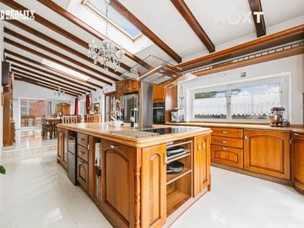 Prodej vily 517 m², pozemek 1040 m²
