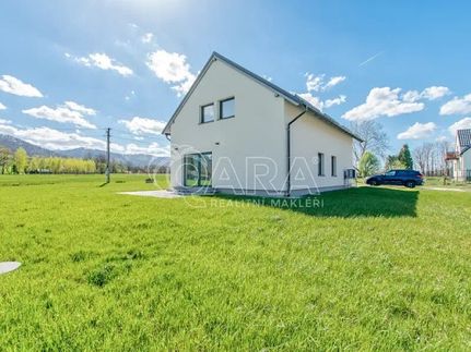 Prodej domu 199 m², pozemek 1102 m²