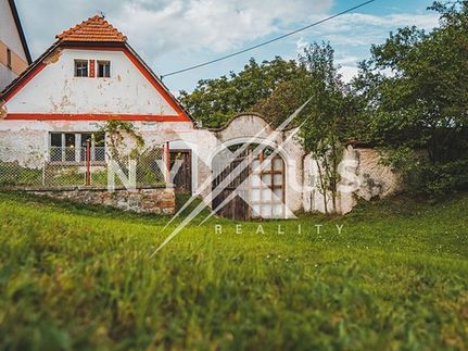 Prodaná  zemědělská usedlost 300 m², pozemek 1103 m²