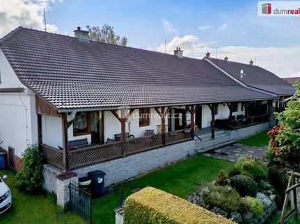 Prodej vily 286 m², pozemek 1000 m²