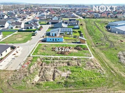 Prodej stavebního pozemku 852 m²