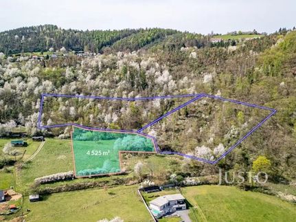 Prodej stavebního pozemku 4525 m²